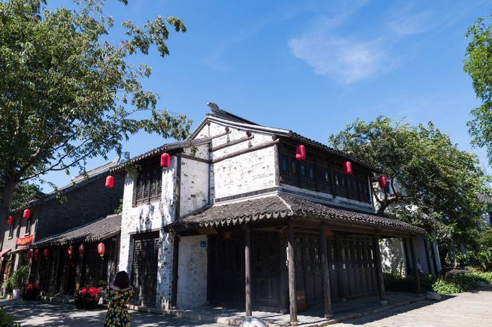 逃出诡异庄园